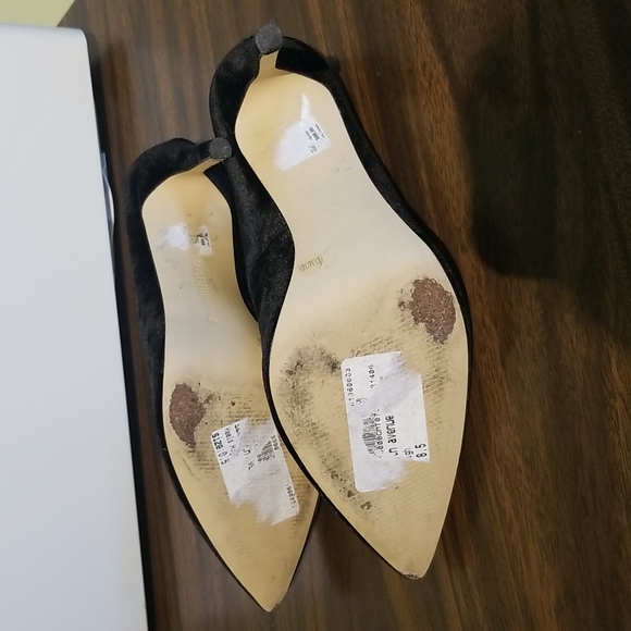 Saks Fifth Avenue Scalloped Heels - Picture 6 of 9